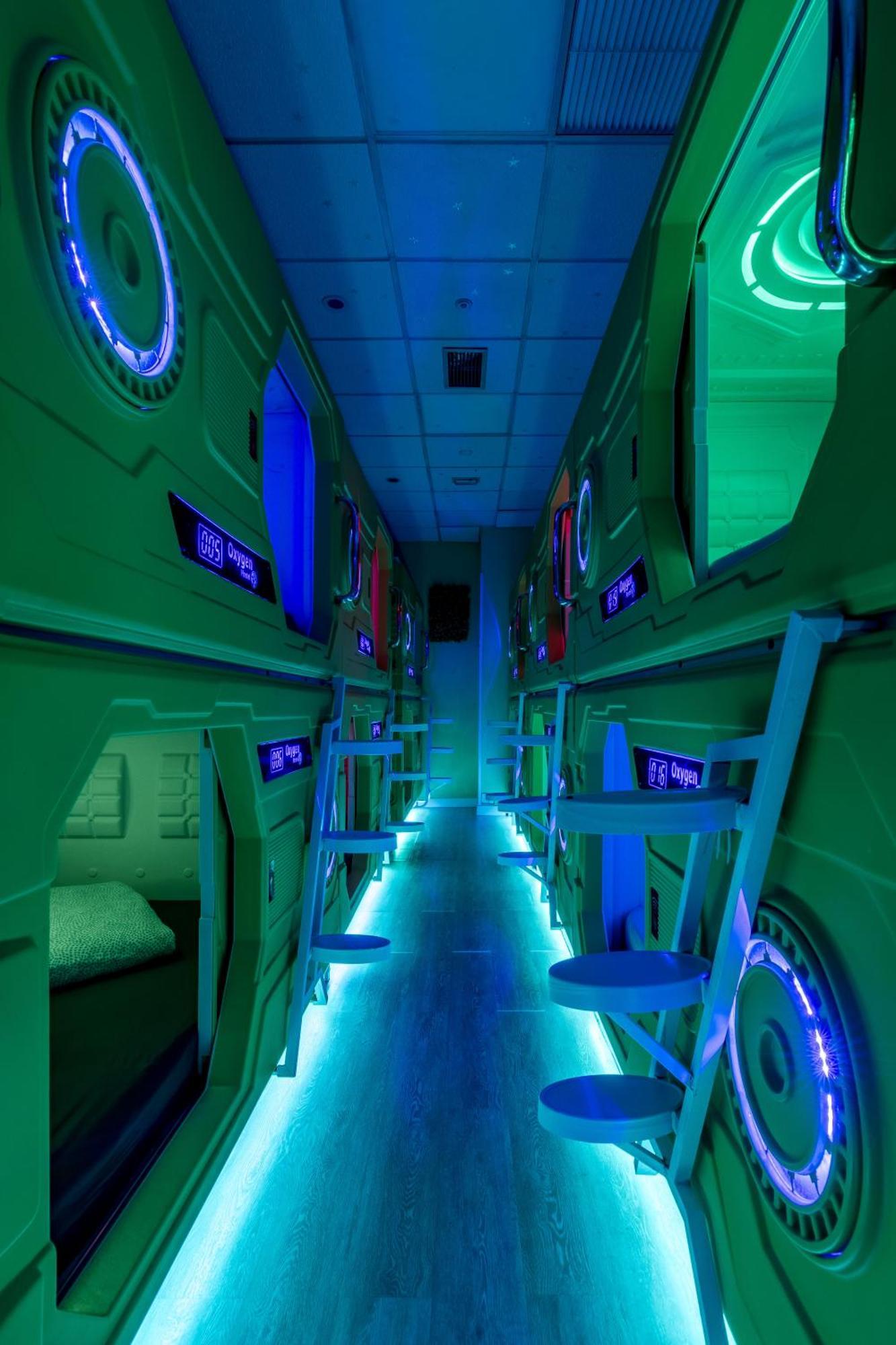 Oxygen Hostel Capsula Μαδρίτη Εξωτερικό φωτογραφία